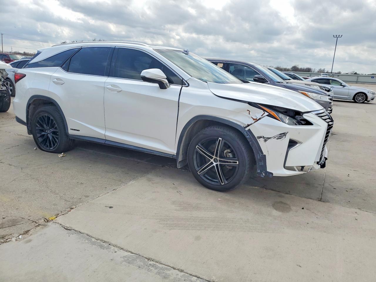 Lexus RX Base
