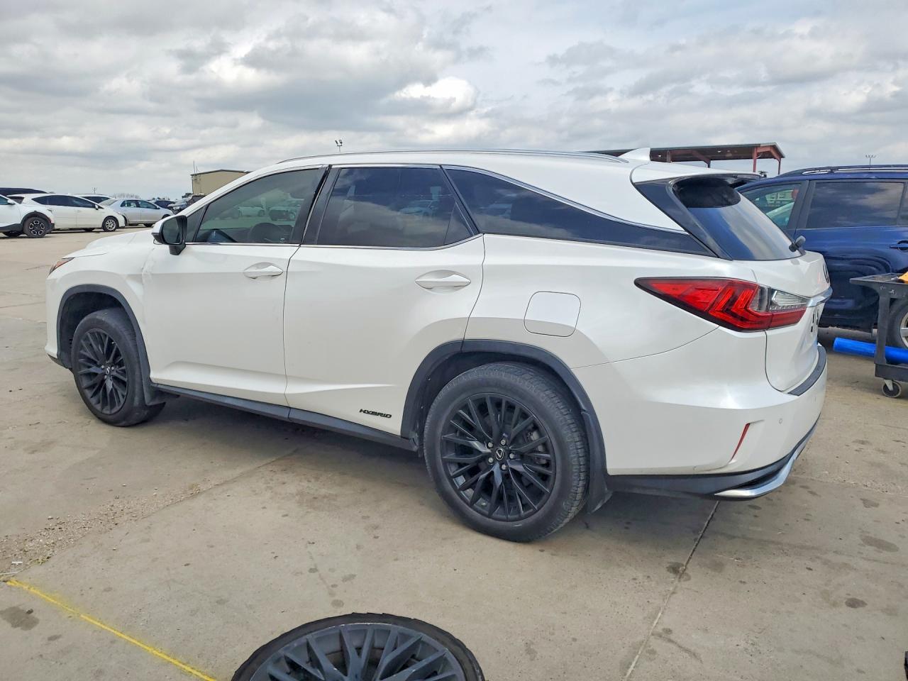 Lexus RX Base