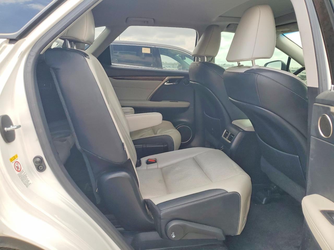 Lexus RX Base