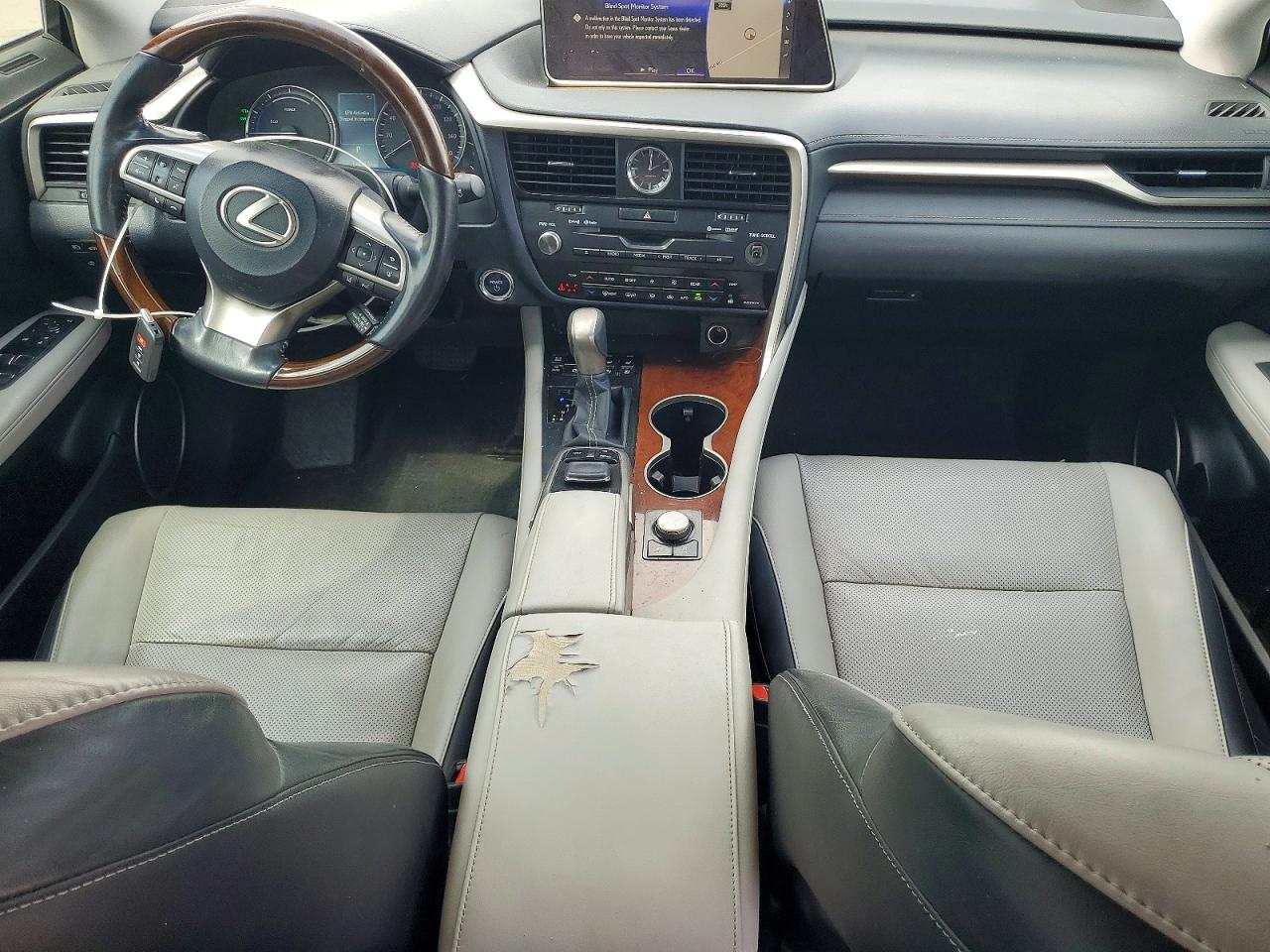Lexus RX Base