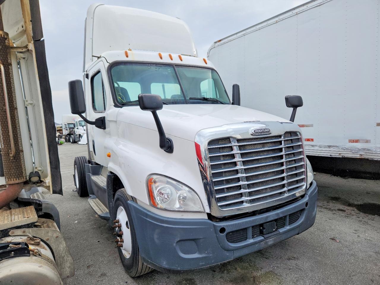 Salvage Freightliner Cascadia 1 Image