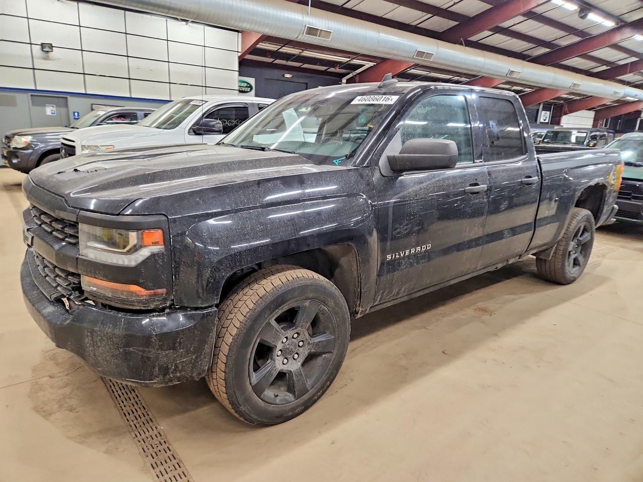 Salvage Chevrolet Silverado Image