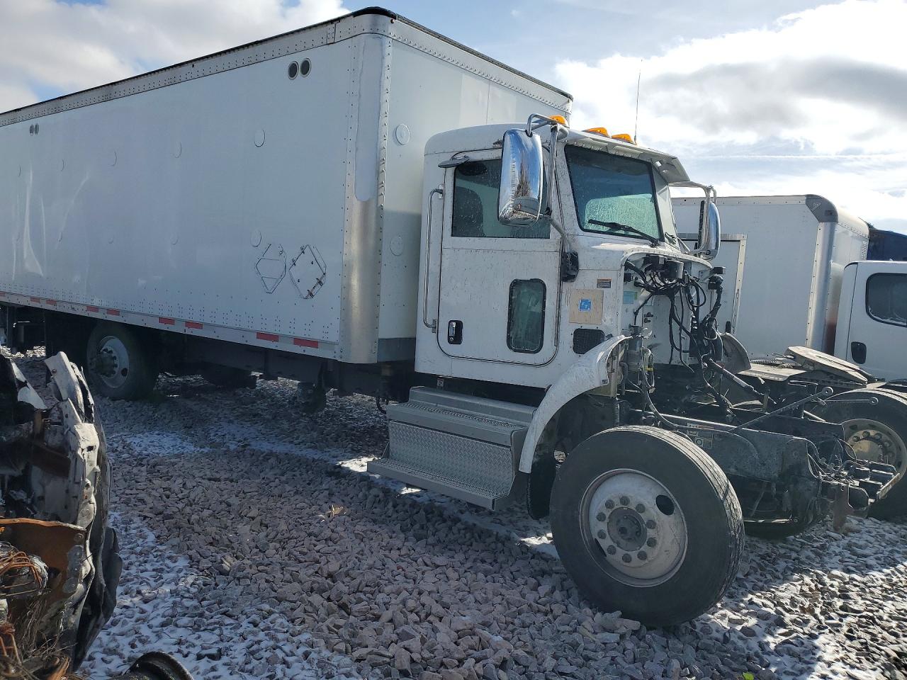 Peterbilt 348