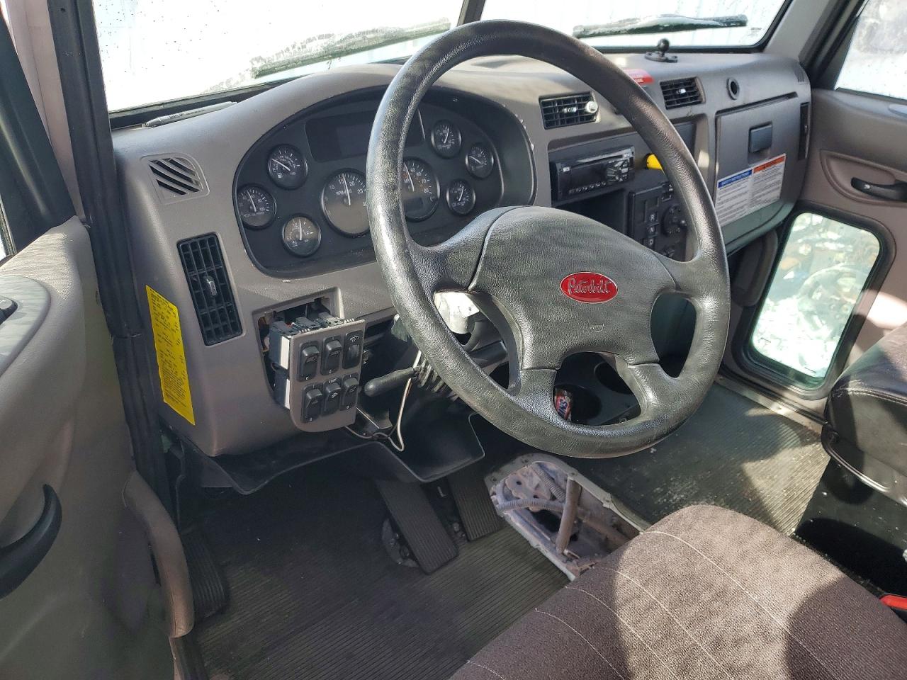 Peterbilt 348