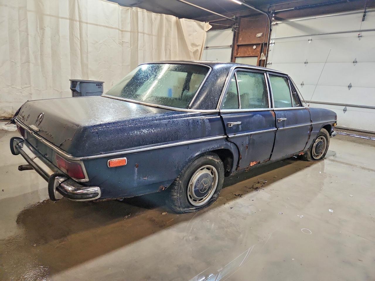 Mercedes-Benz 230-class