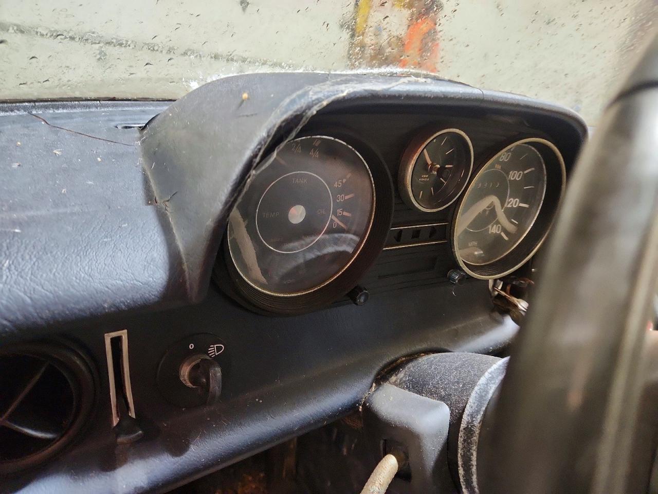 Mercedes-Benz 230-class