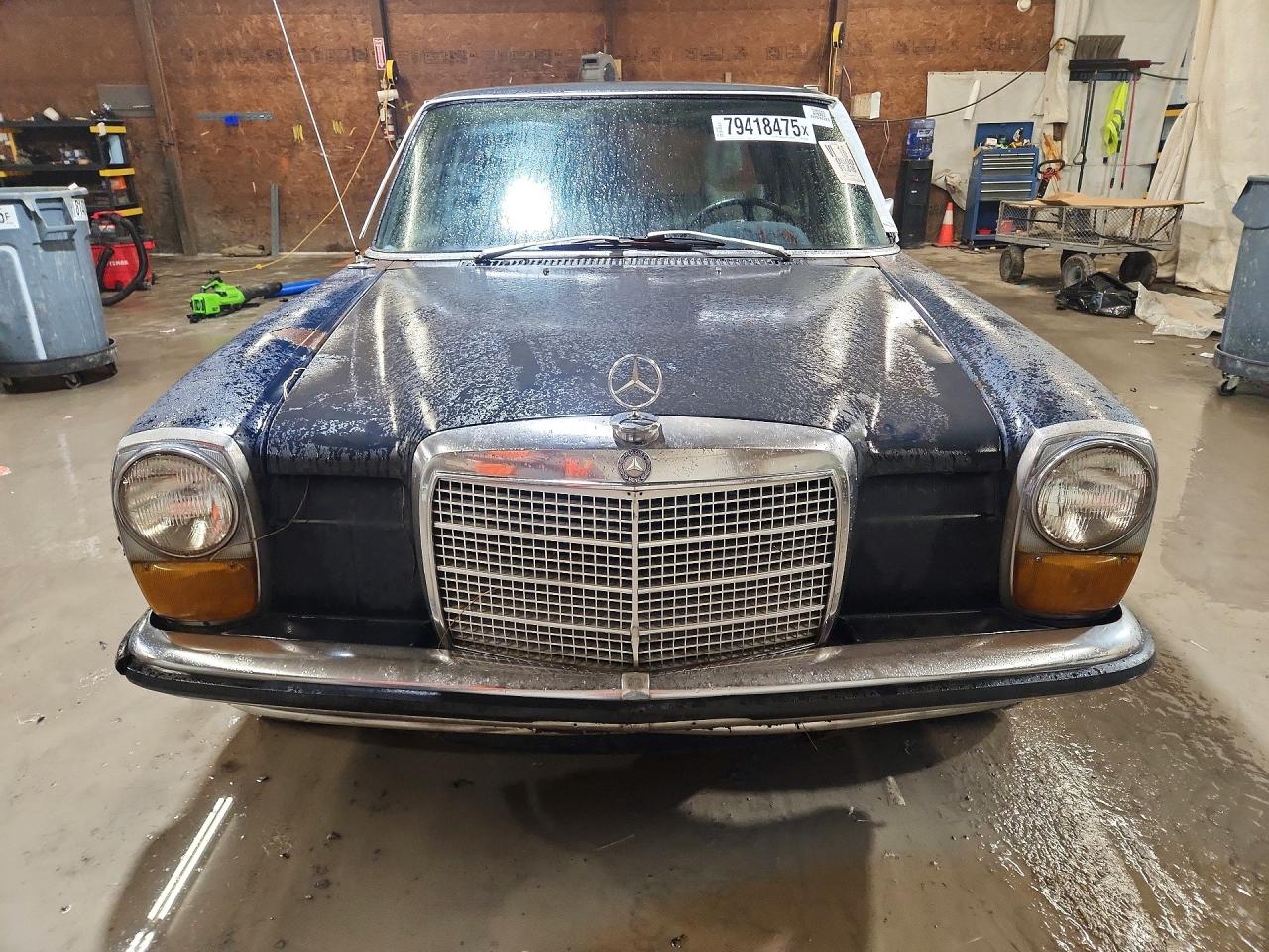 Mercedes-Benz 230-class
