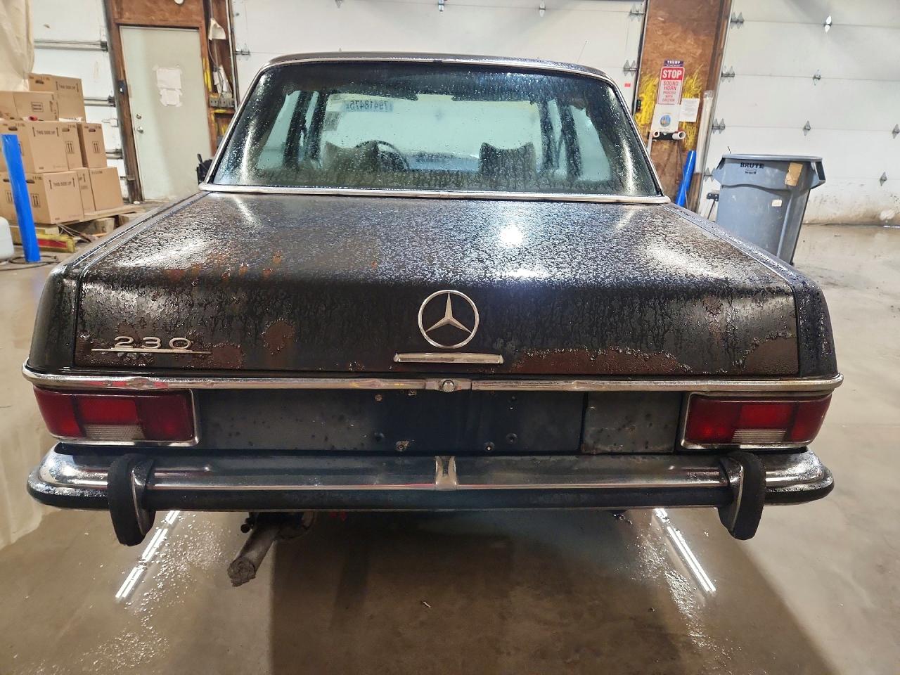 Mercedes-Benz 230-class