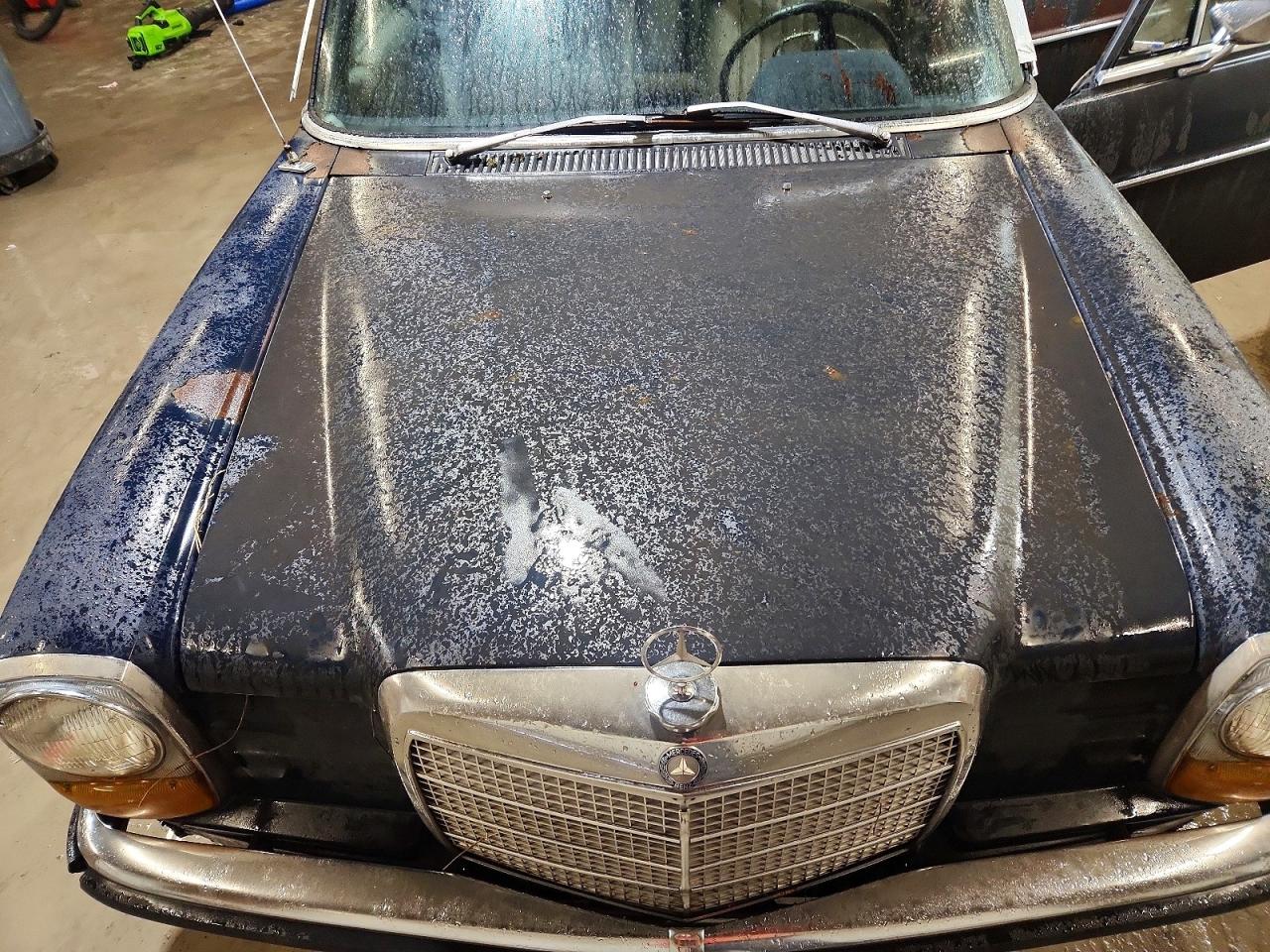 Mercedes-Benz 230-class