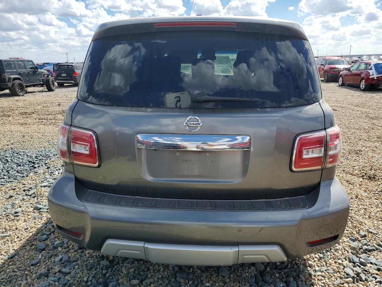 Nissan Armada Sv