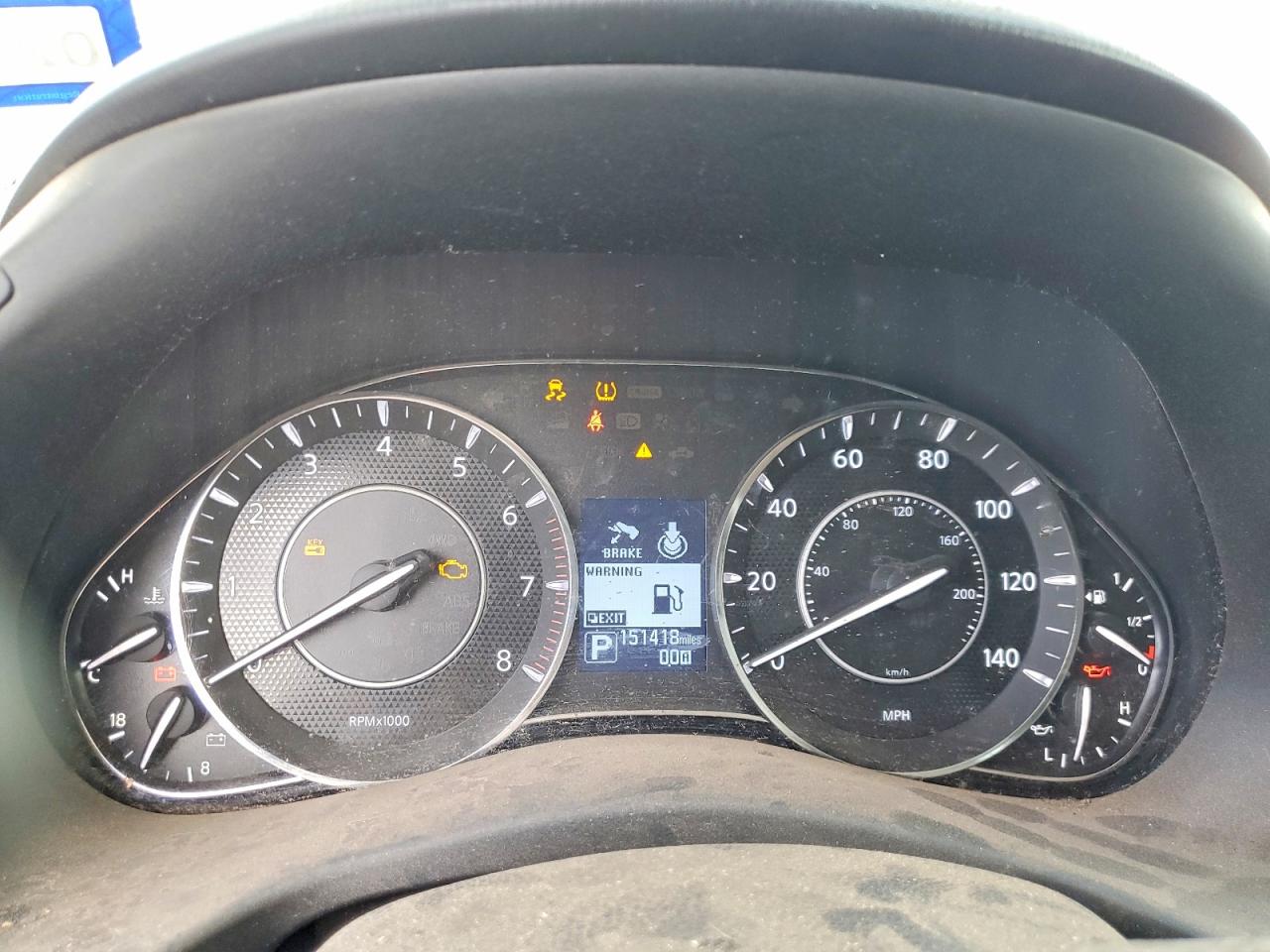 Nissan Armada Sv
