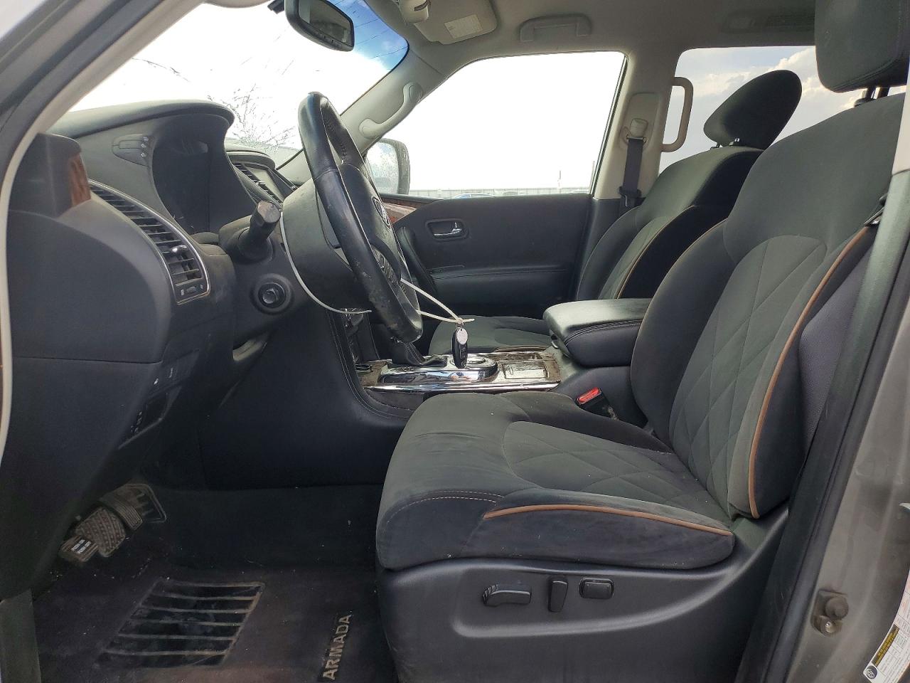 Nissan Armada Sv
