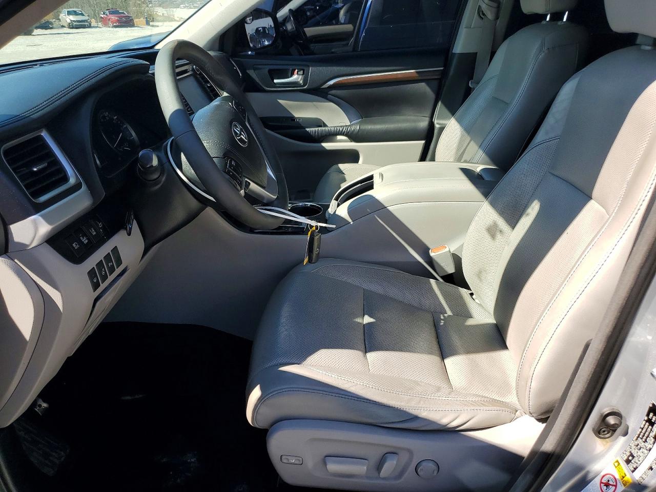 Toyota Highlander Limited Platinum