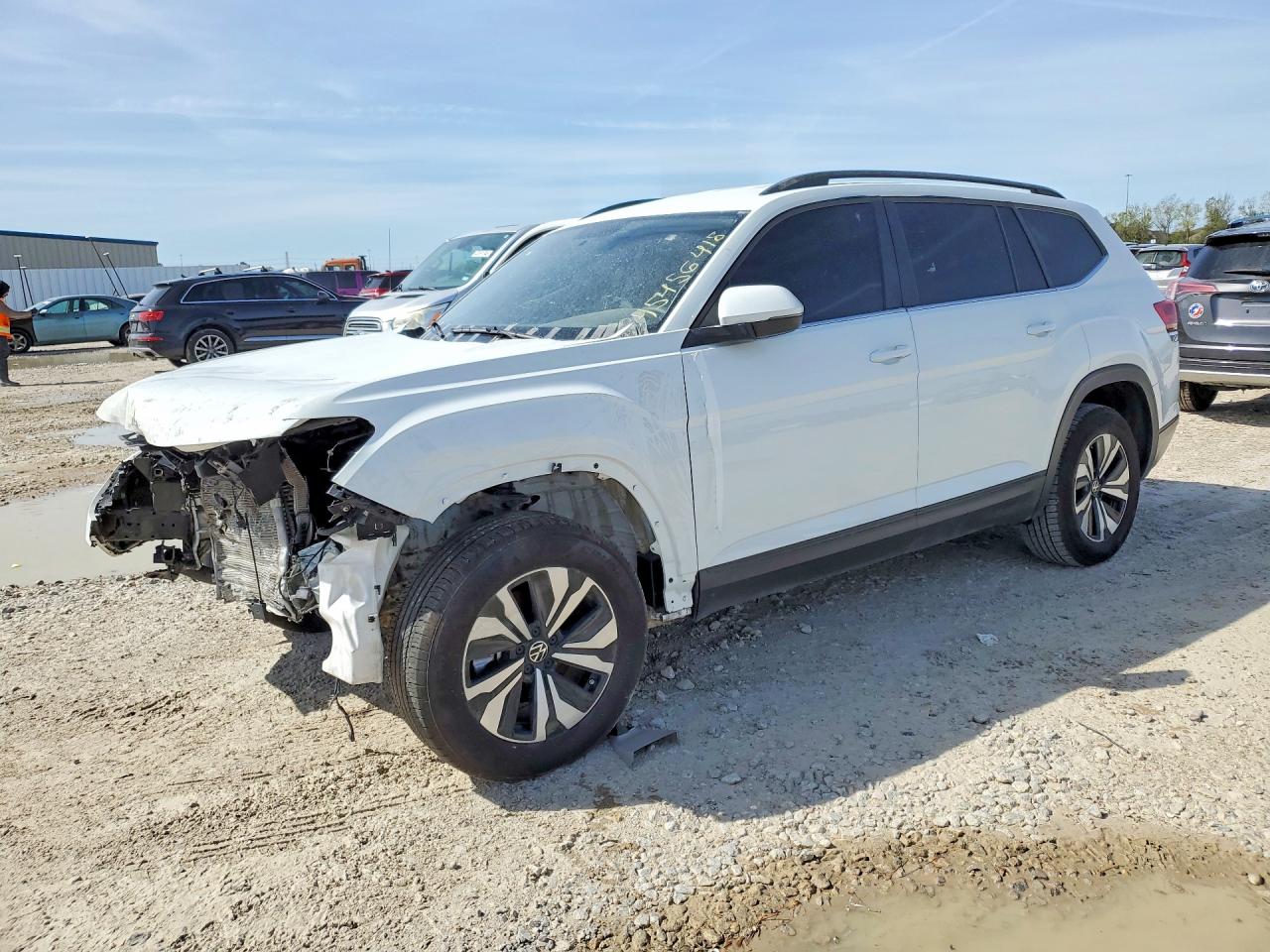 Salvage Volkswagen Atlas Image