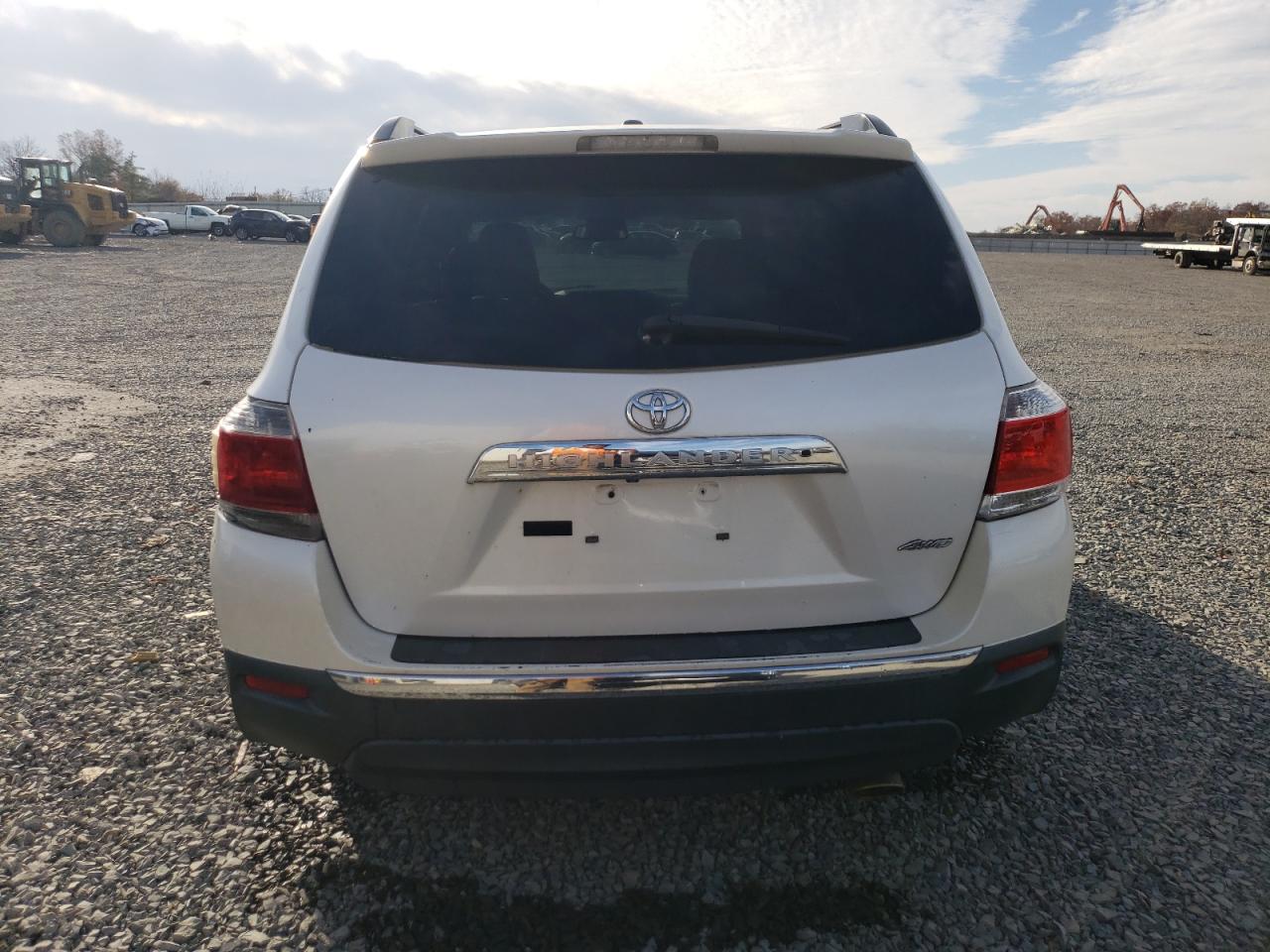 Toyota Highlander Base