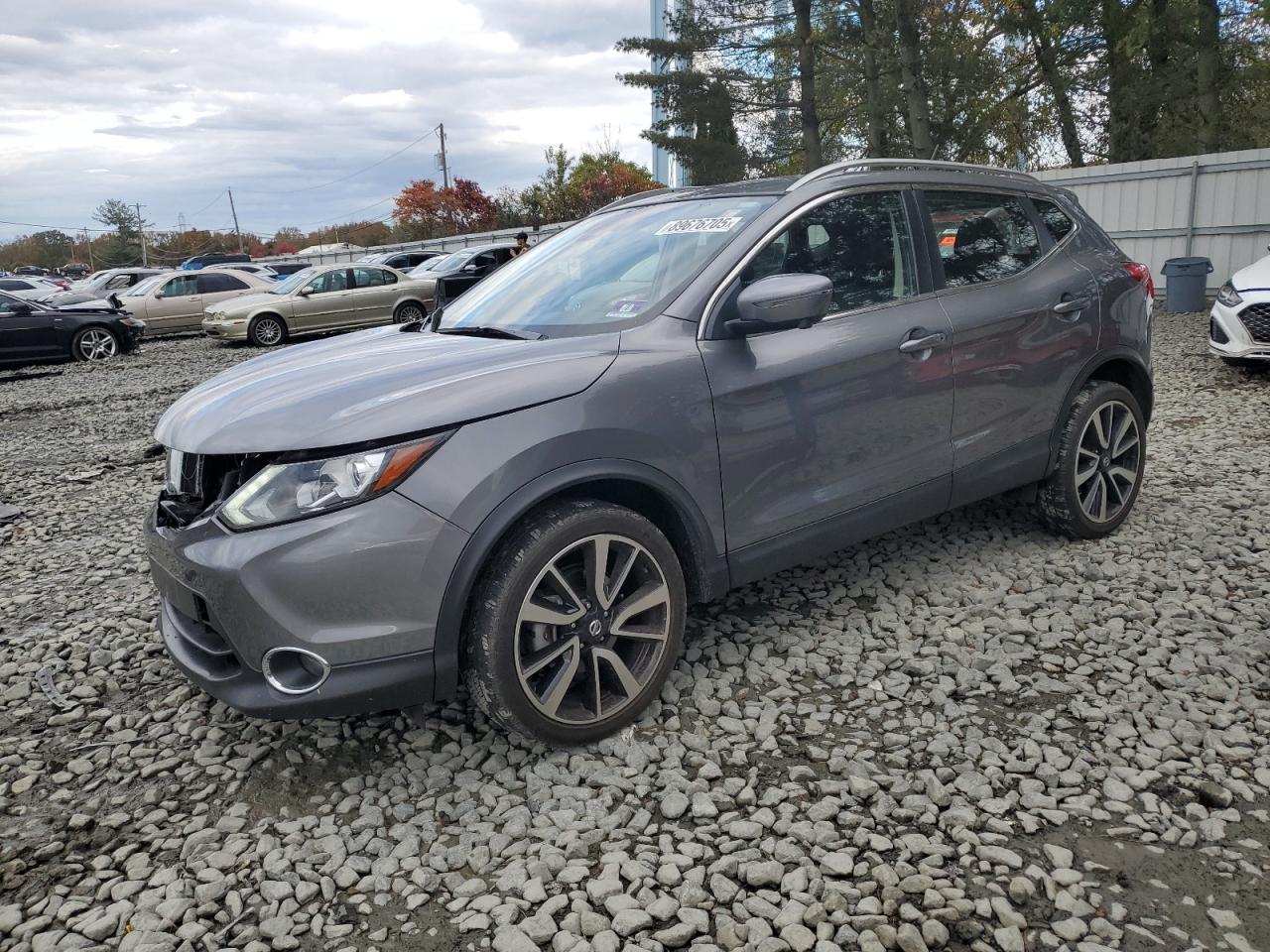 Salvage Nissan Rogue Image