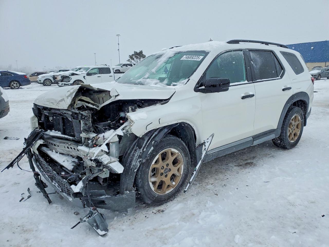 Salvage Honda Pilot Image