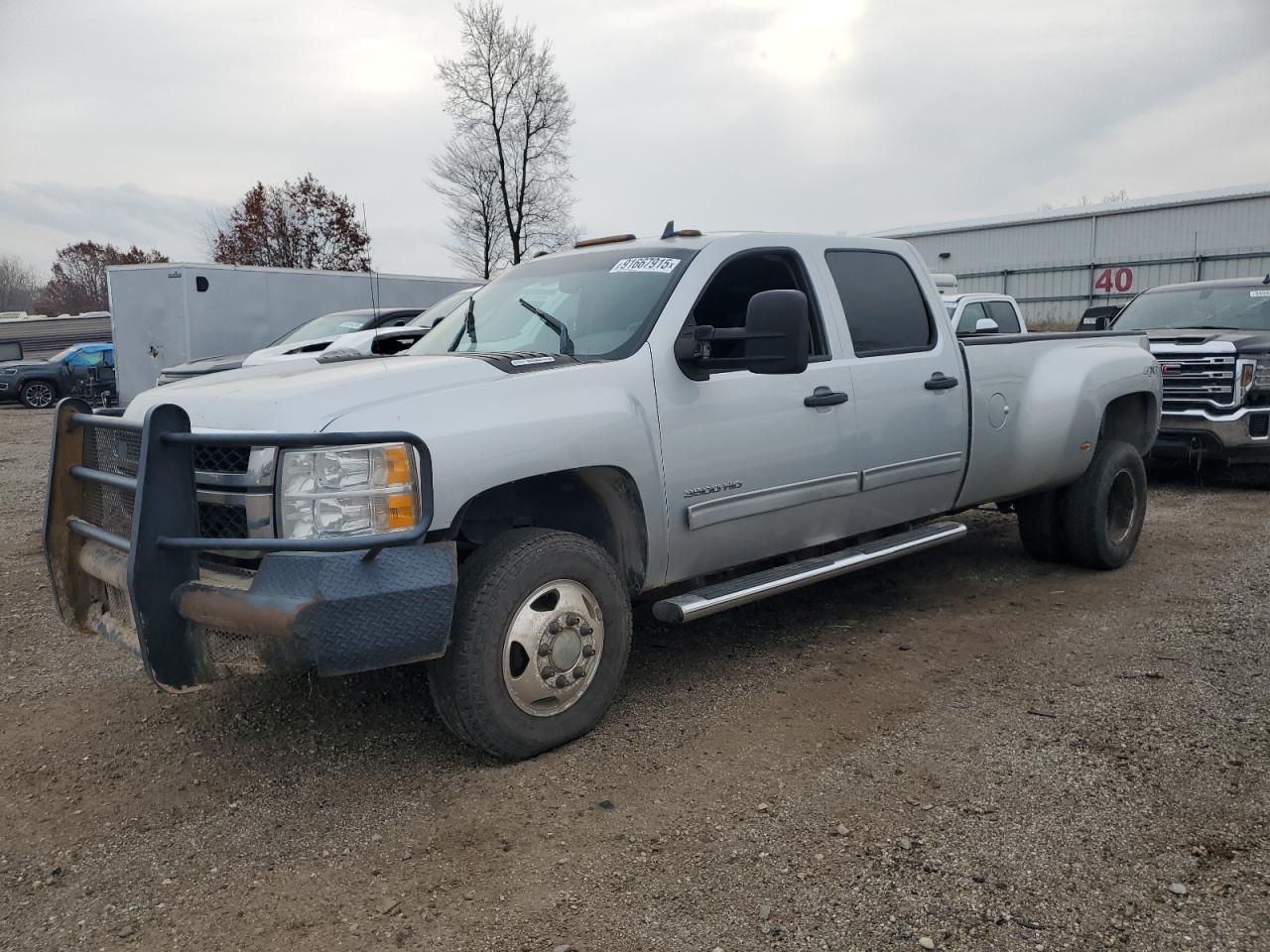 Salvage Chevrolet Silverado Image