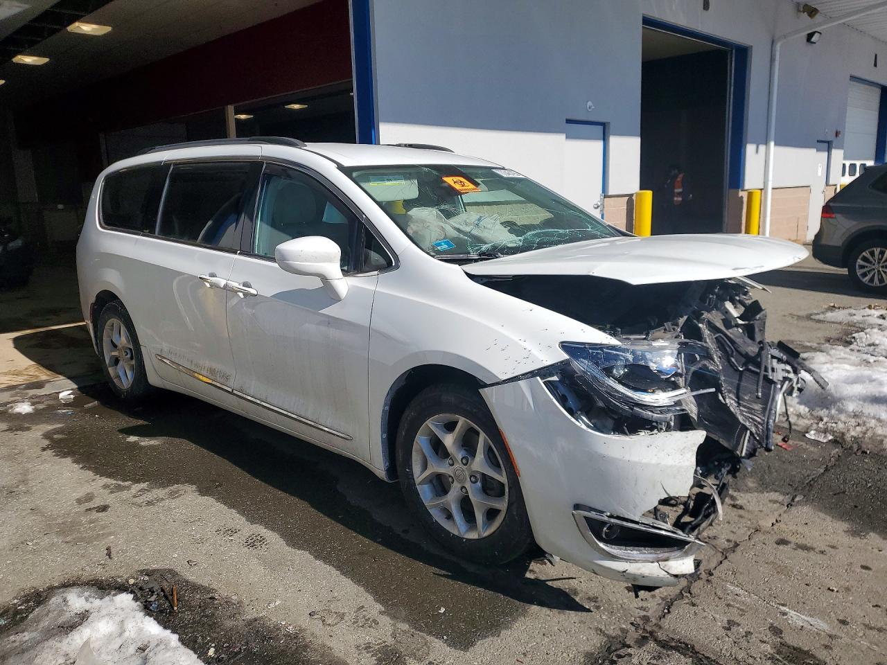 Chrysler Pacifica Touring L