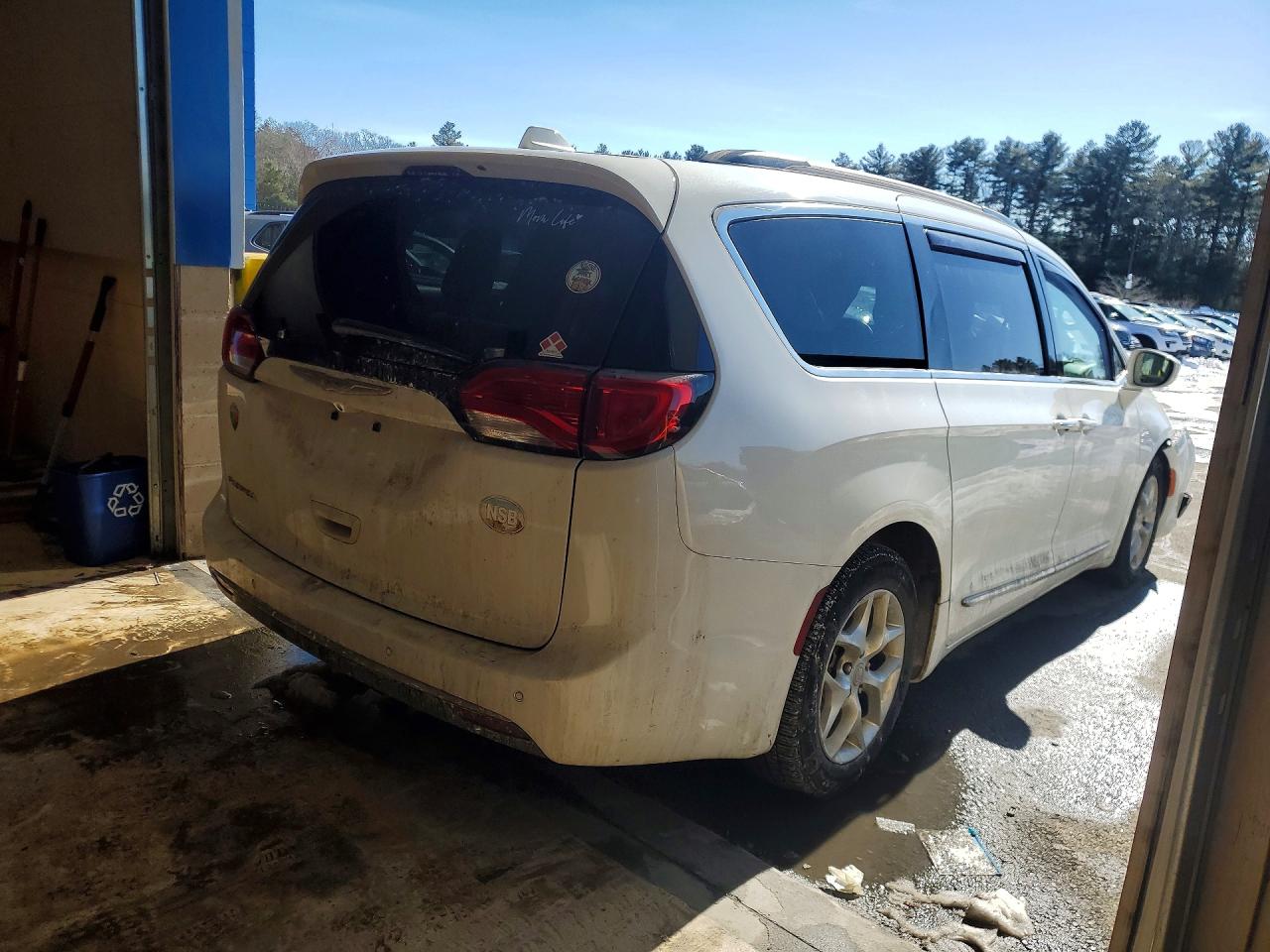 Chrysler Pacifica Touring L