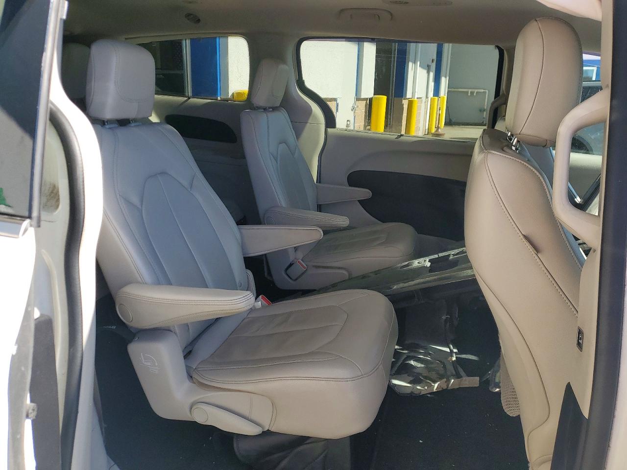 Chrysler Pacifica Touring L