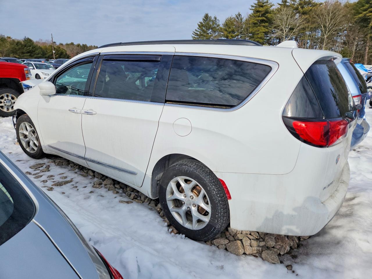 Chrysler Pacifica Touring L