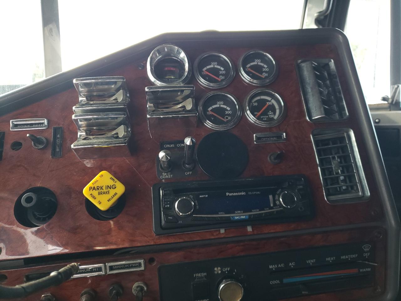 Freightliner Conventional Fld120