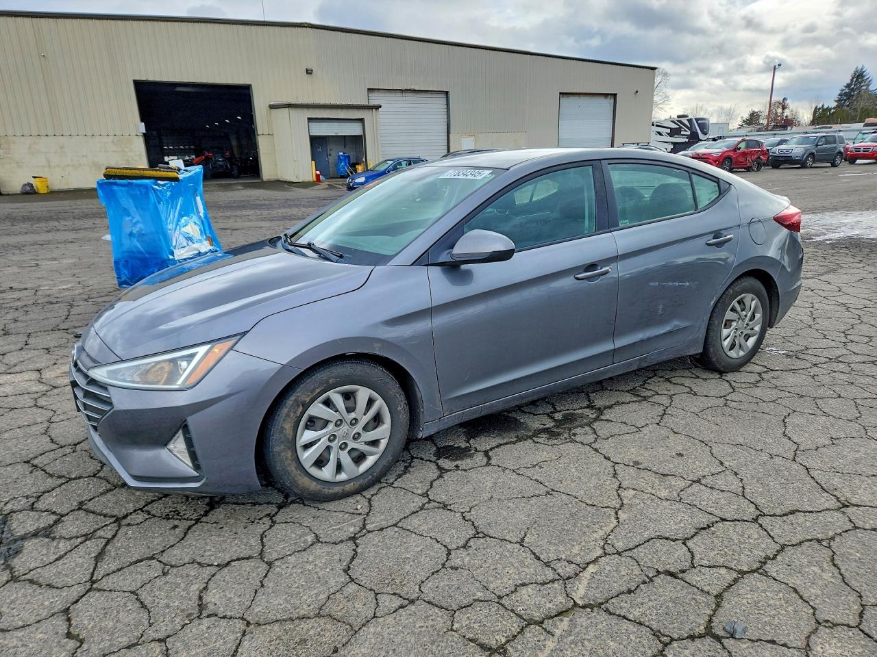 Salvage Hyundai ELANTRA Image