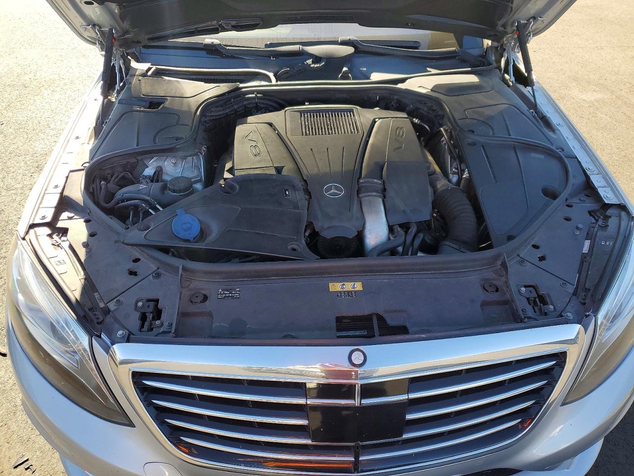 Mercedes-Benz S-Class 550