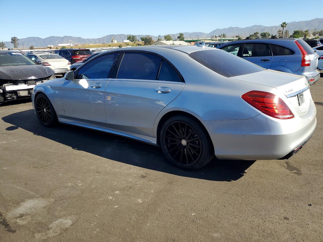 Mercedes-Benz S-Class 550