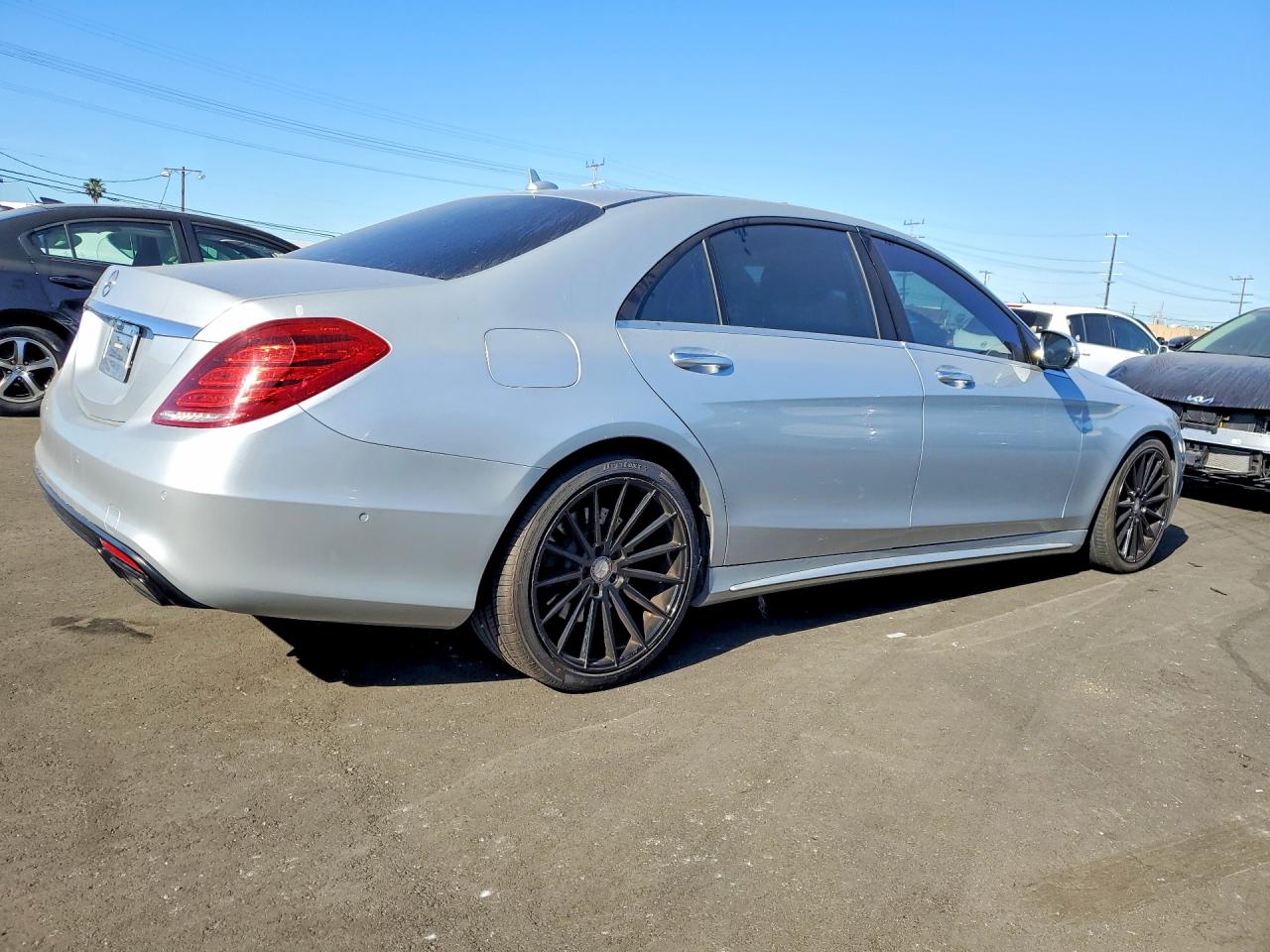 Mercedes-Benz S-Class 550