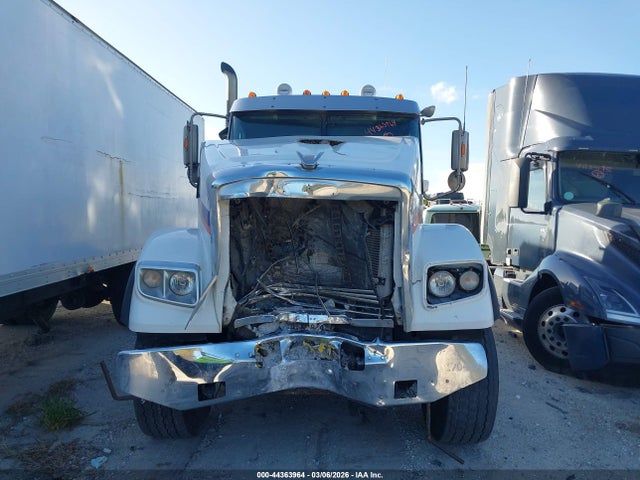 Freightliner Sd122