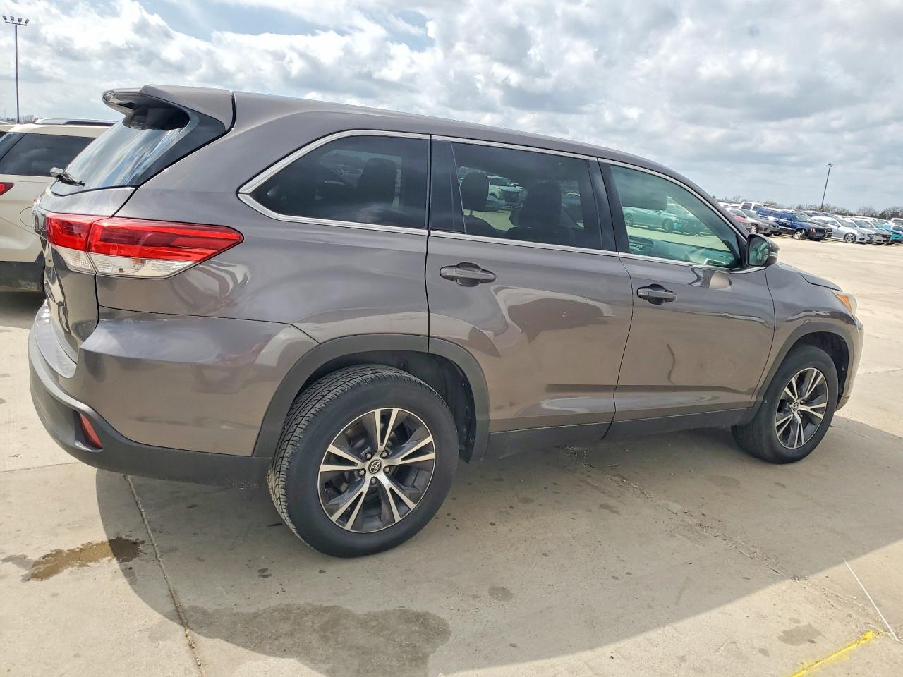 Toyota Highlander Le