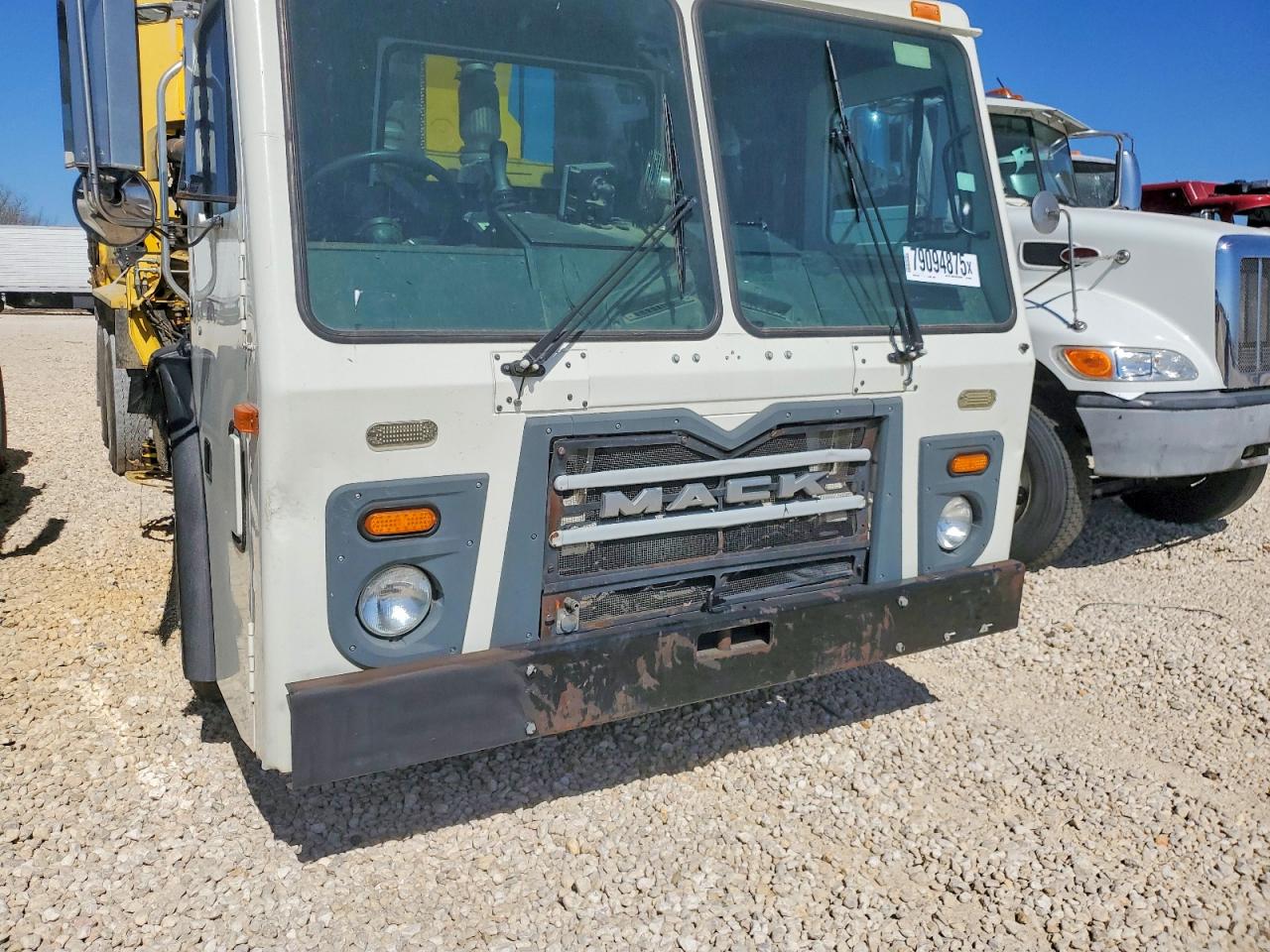 Mack Leu613
