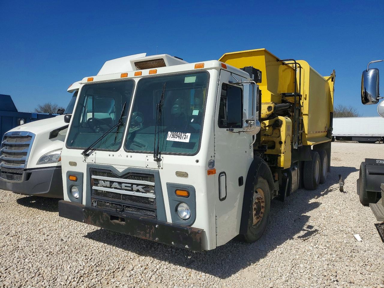 Mack Leu613
