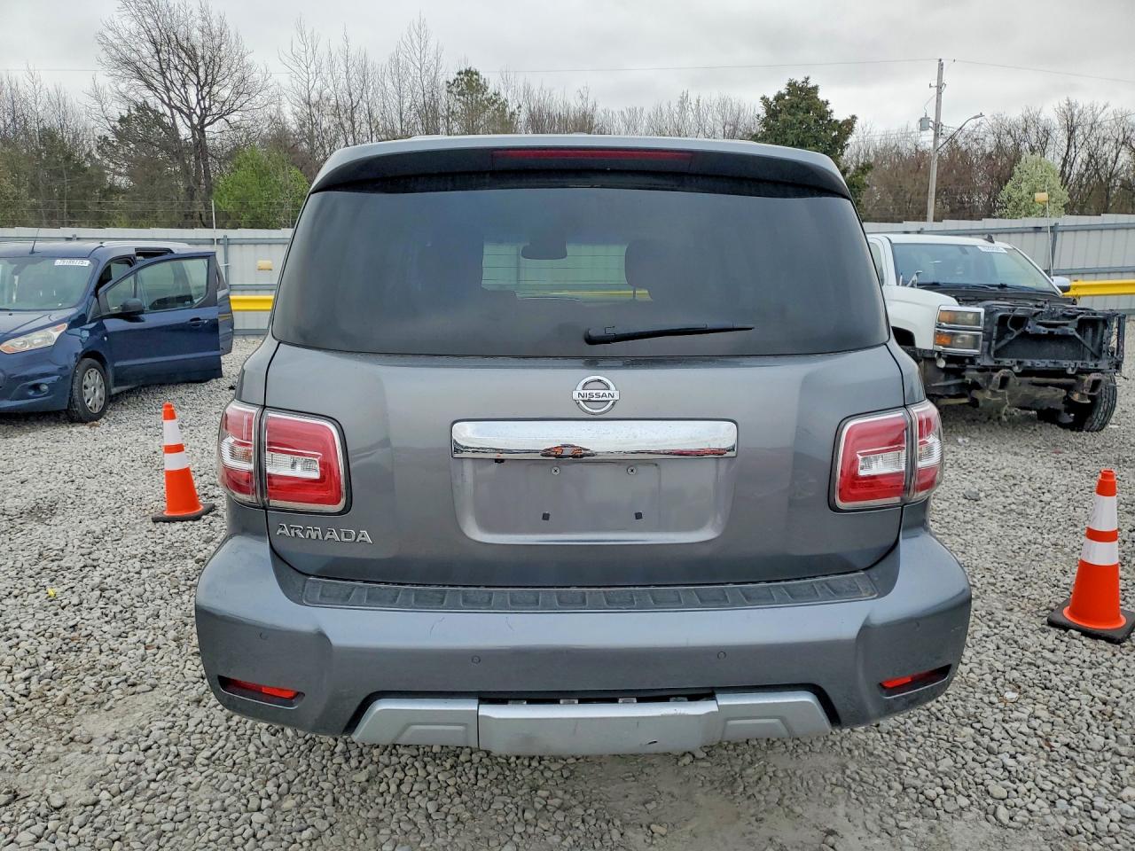 Nissan Armada Sv