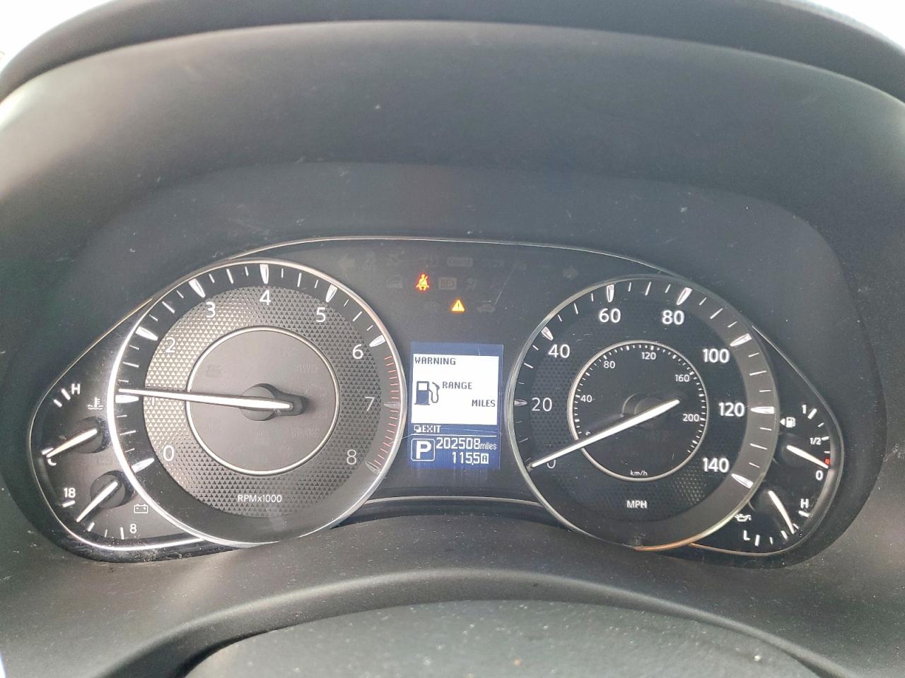 Nissan Armada Sv