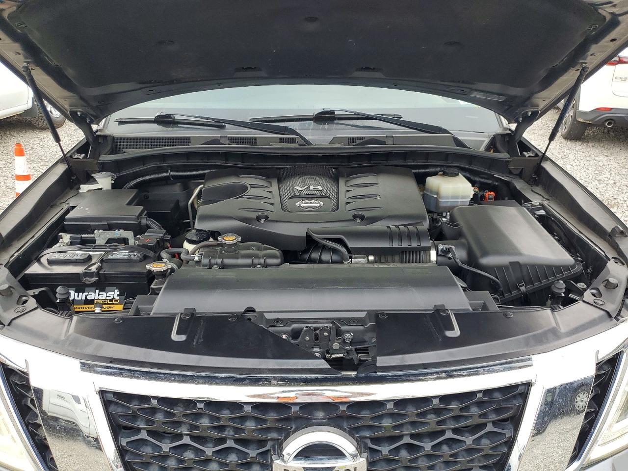 Nissan Armada Sv