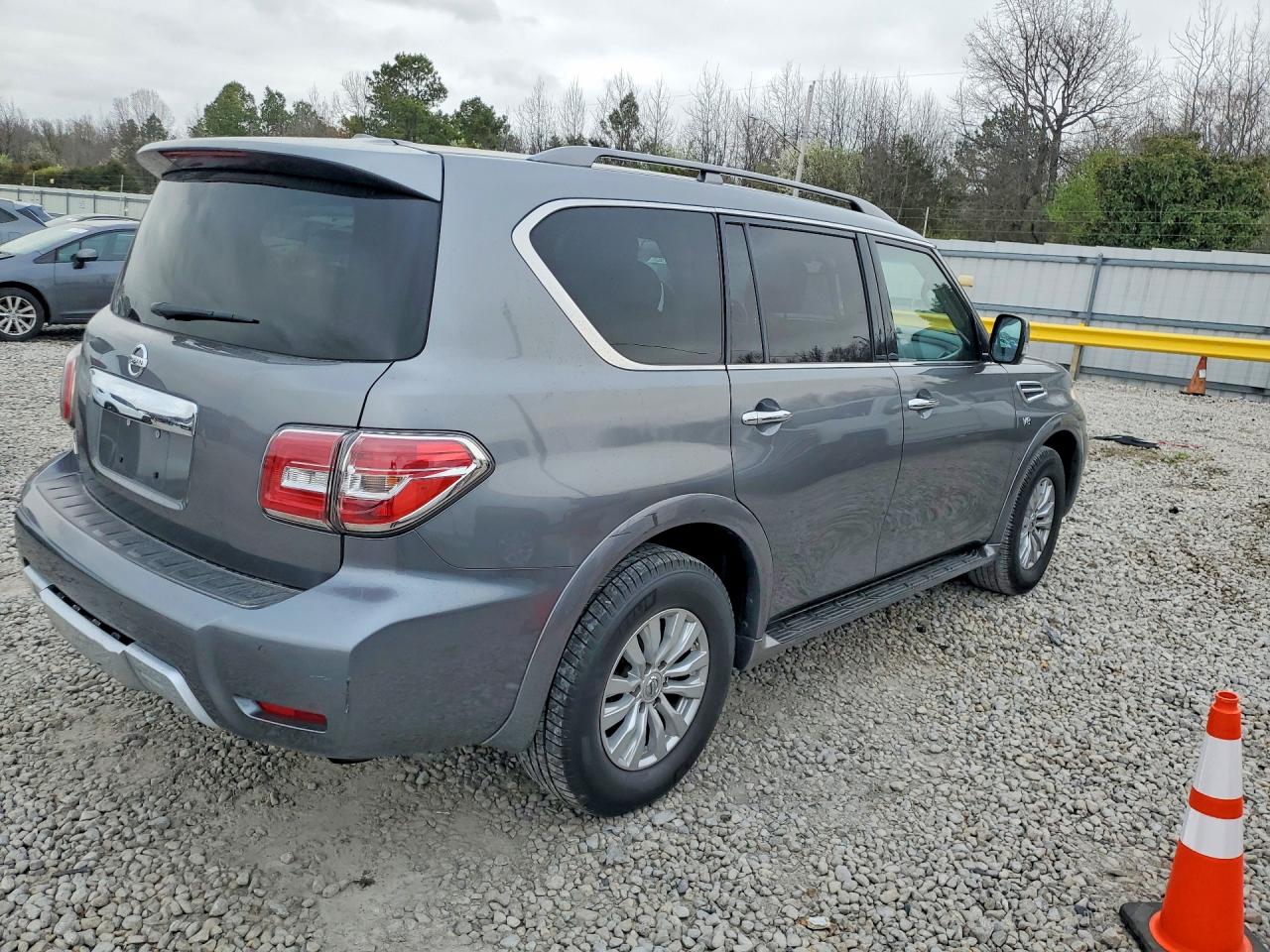 Nissan Armada Sv