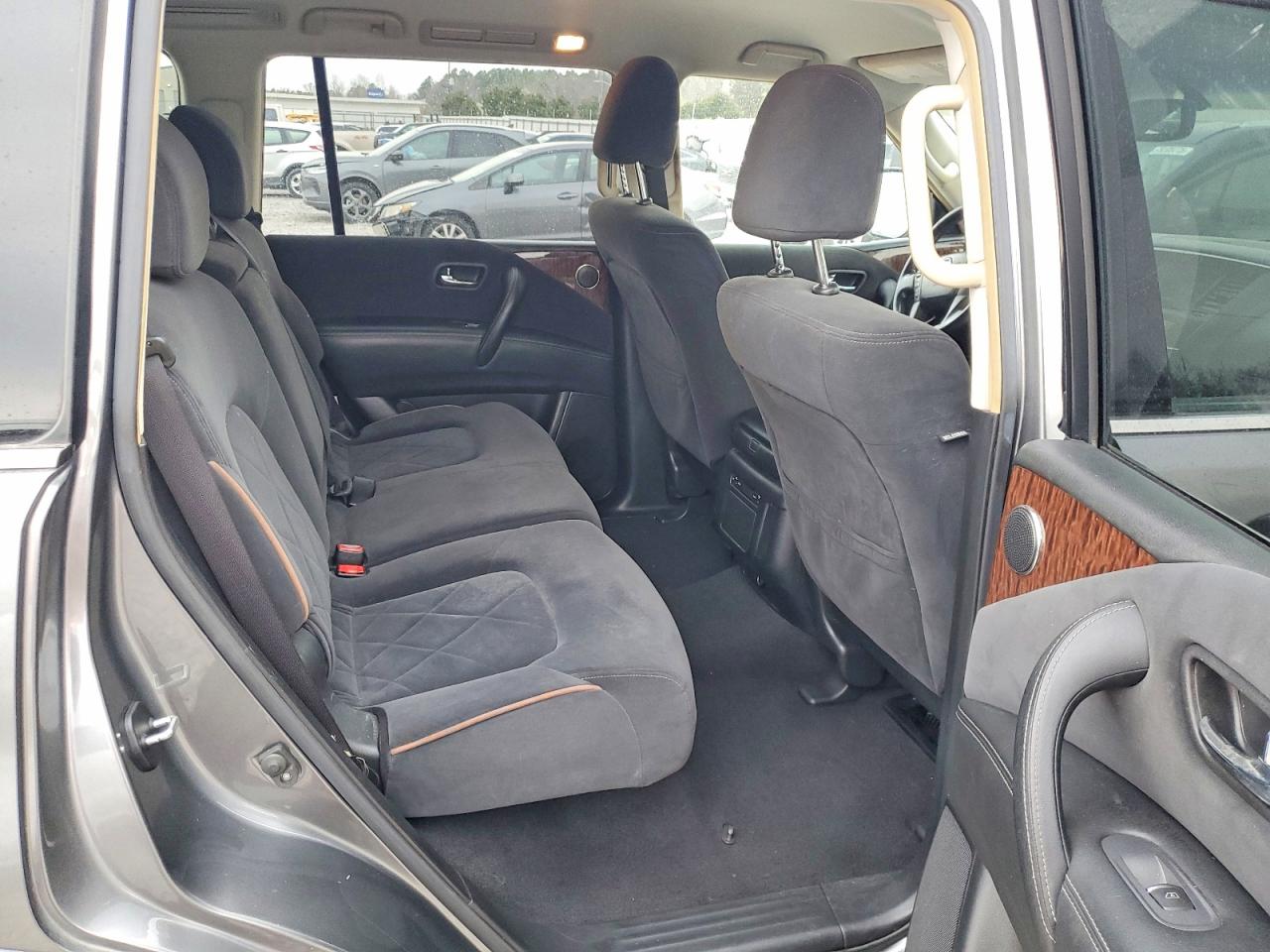 Nissan Armada Sv