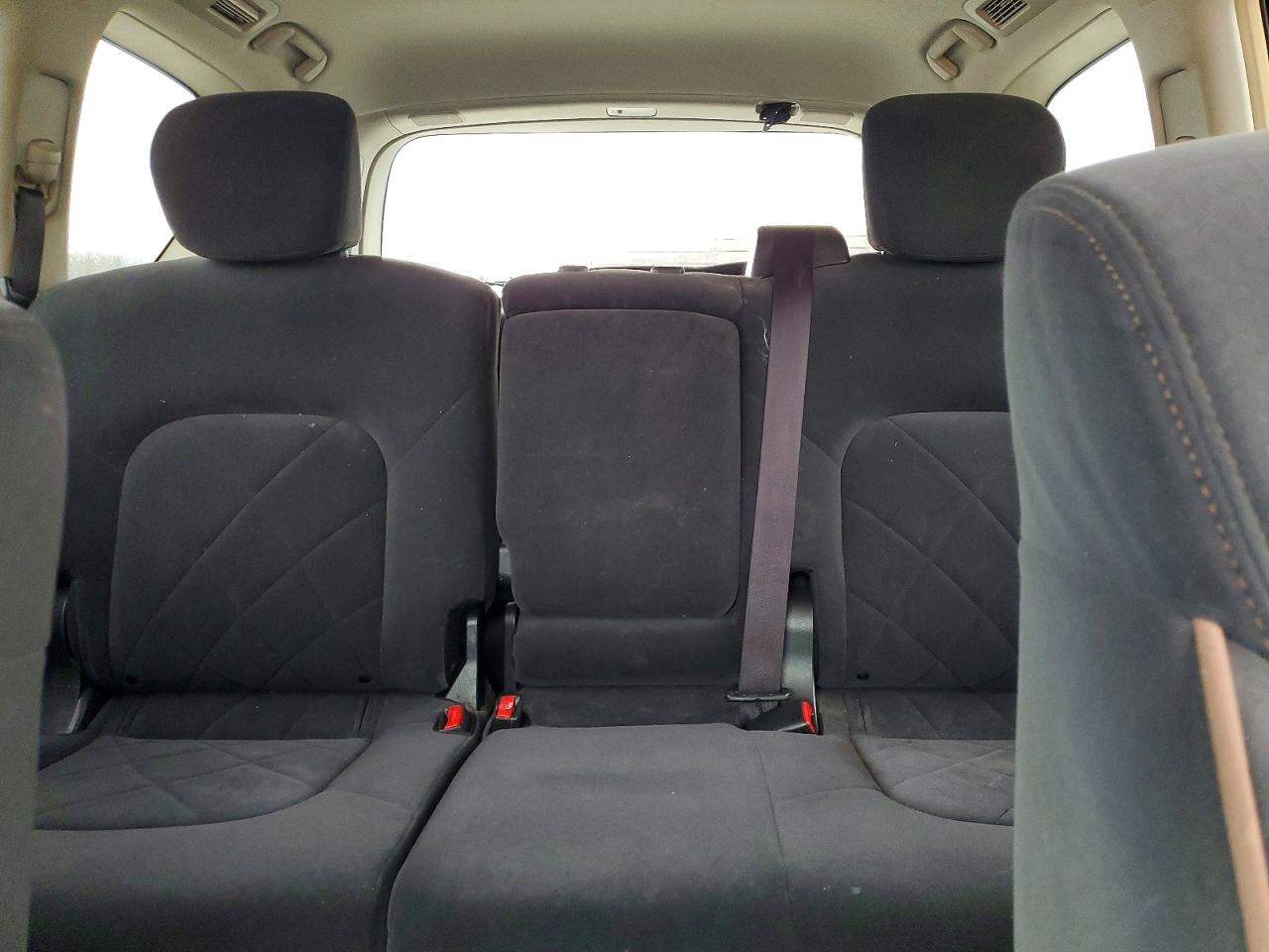 Nissan Armada Sv