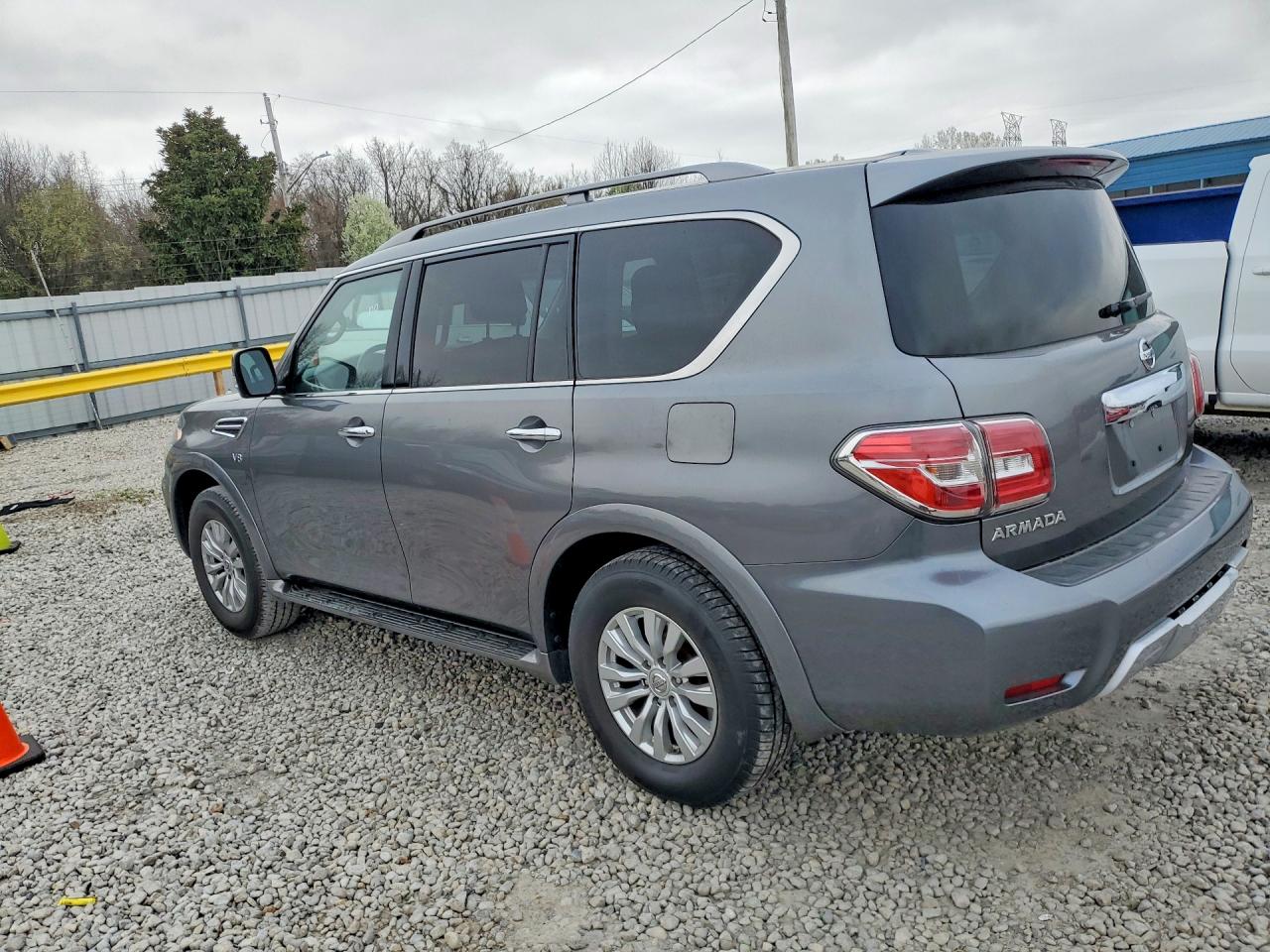 Nissan Armada Sv