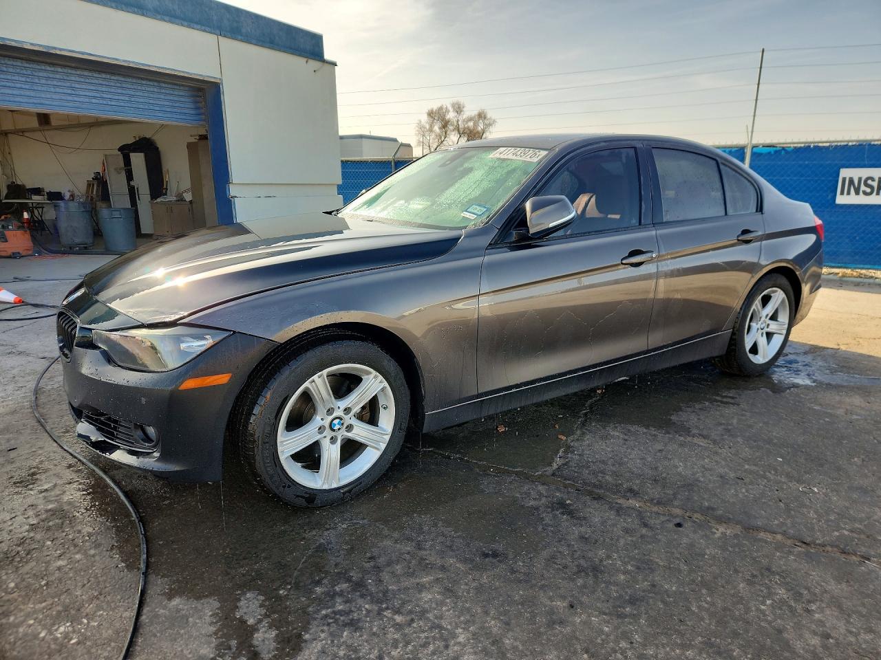 Salvage BMW 3 Series Image