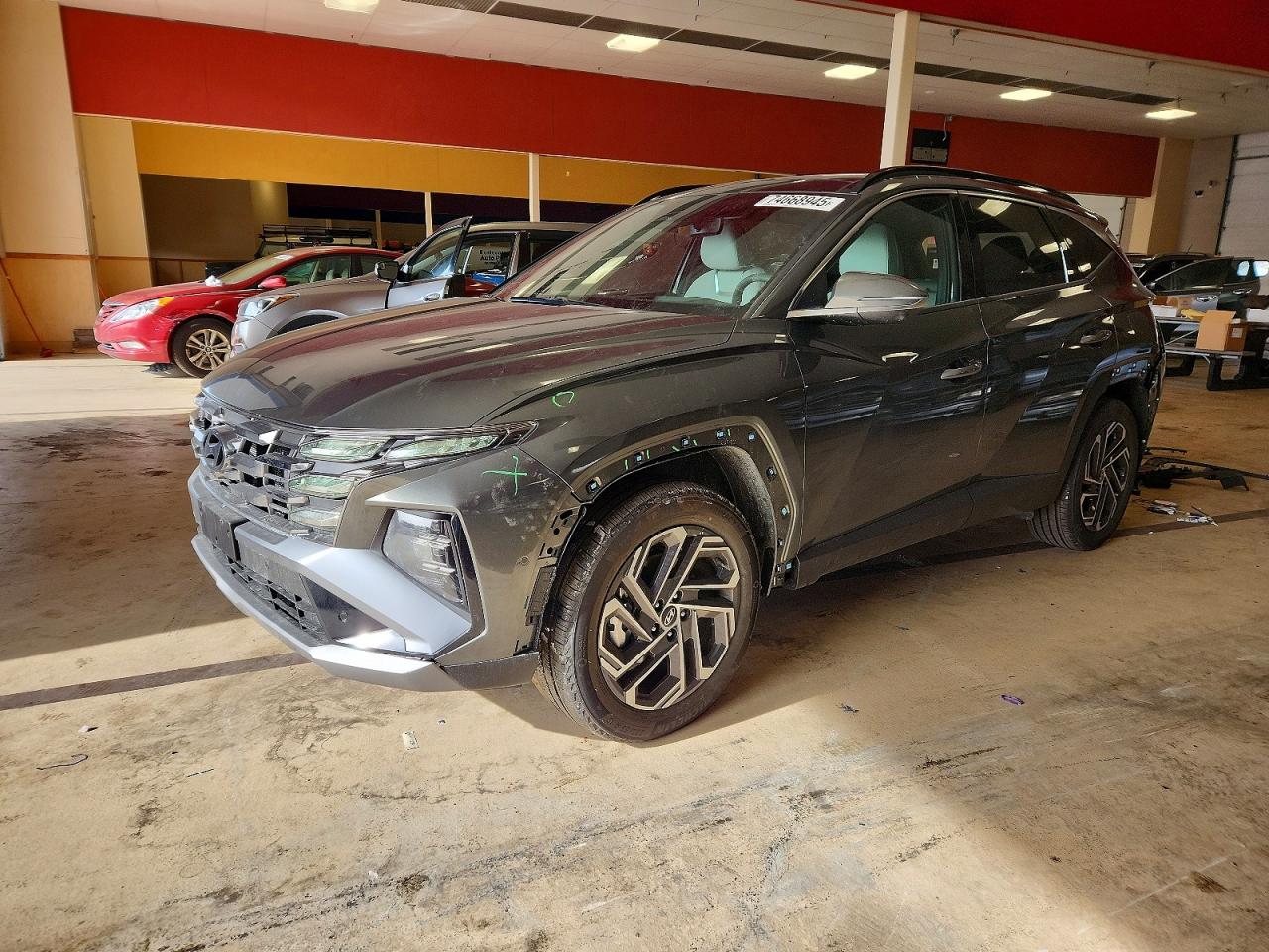 Salvage Hyundai TUCSON Image