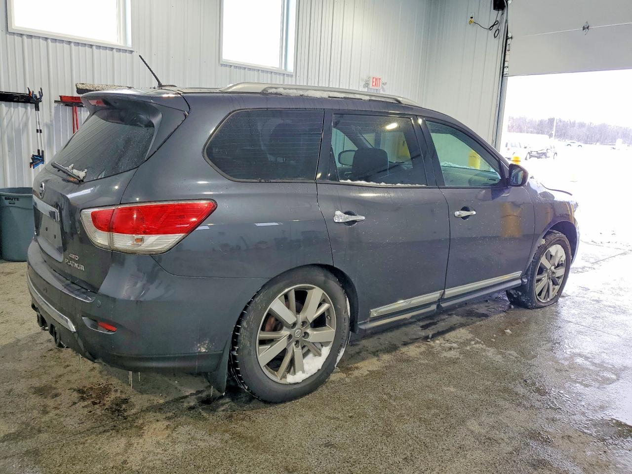 Nissan Pathfinder Sv
