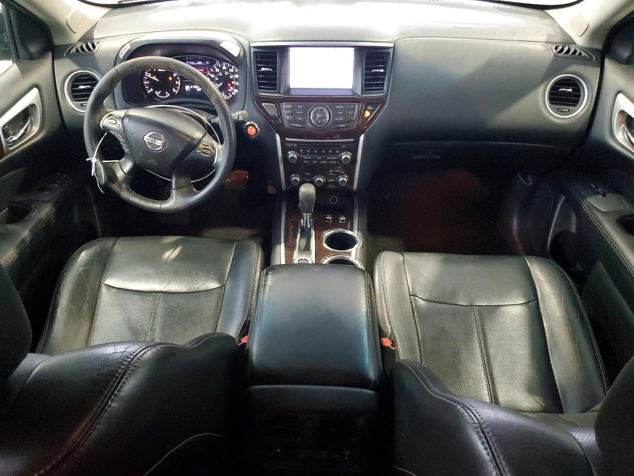 Nissan Pathfinder Sv