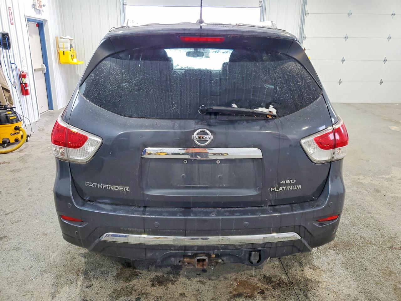 Nissan Pathfinder Sv