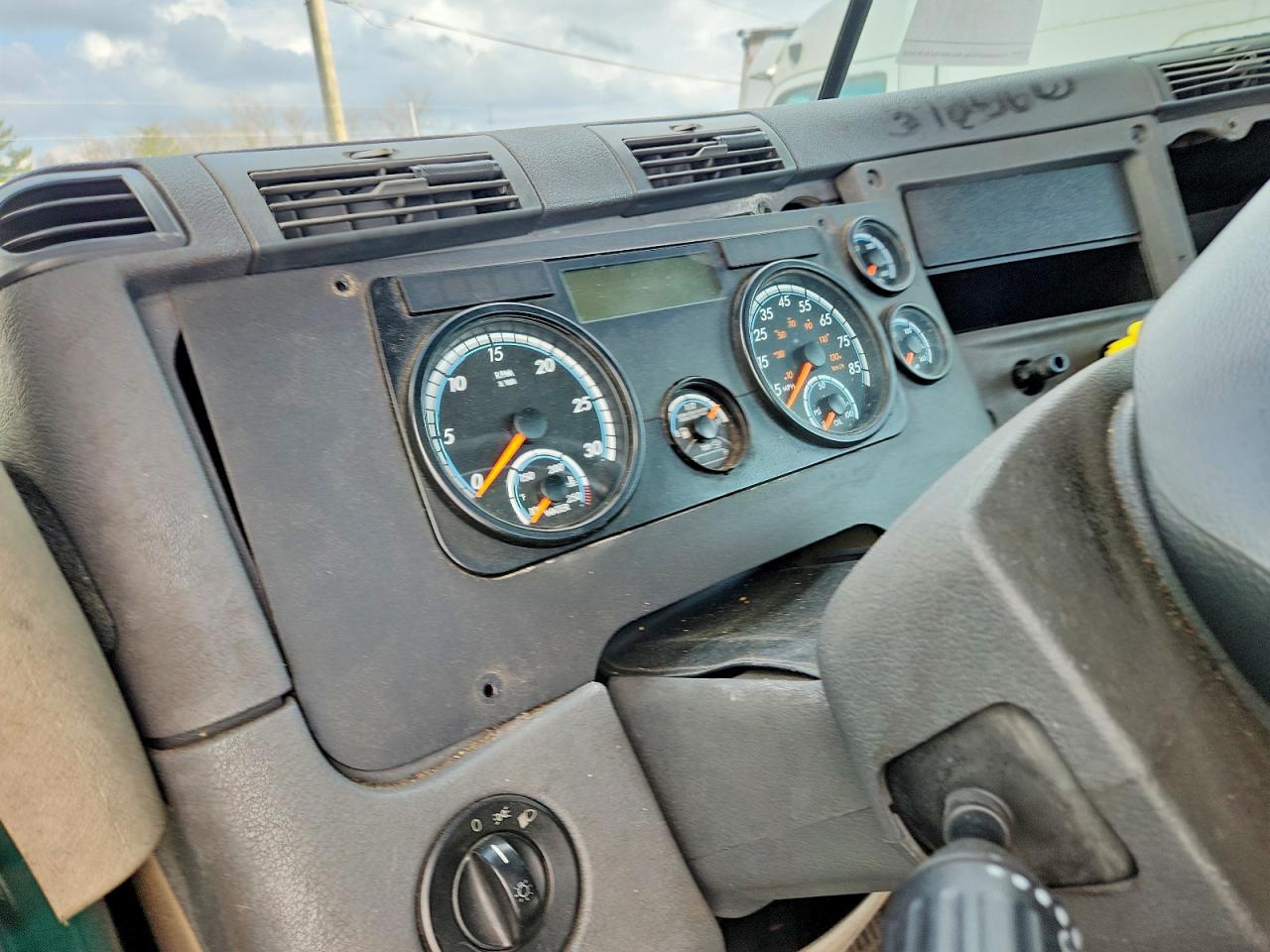 Freightliner Cascadia 113
