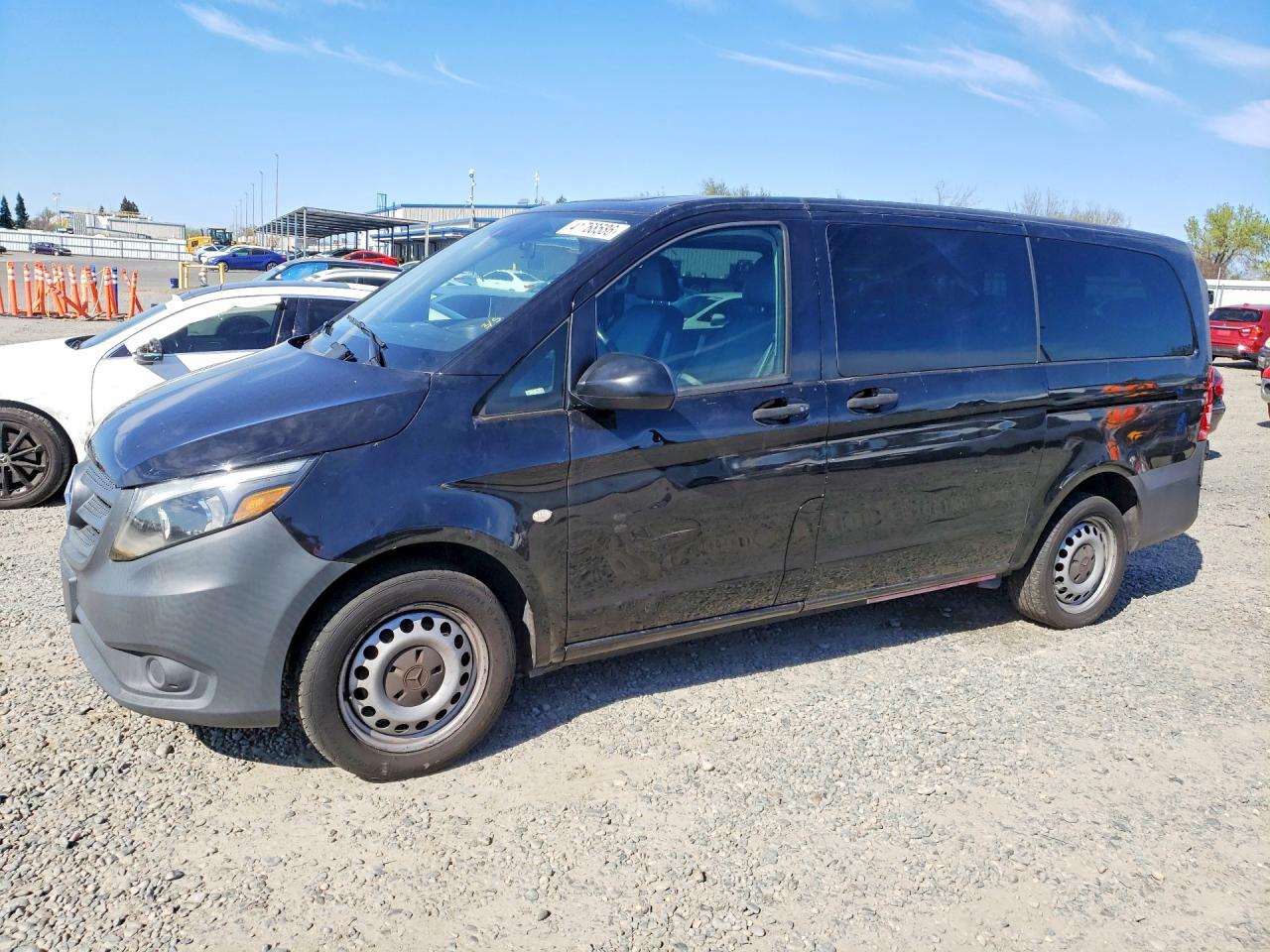 Salvage Mercedes-Benz Metris Image