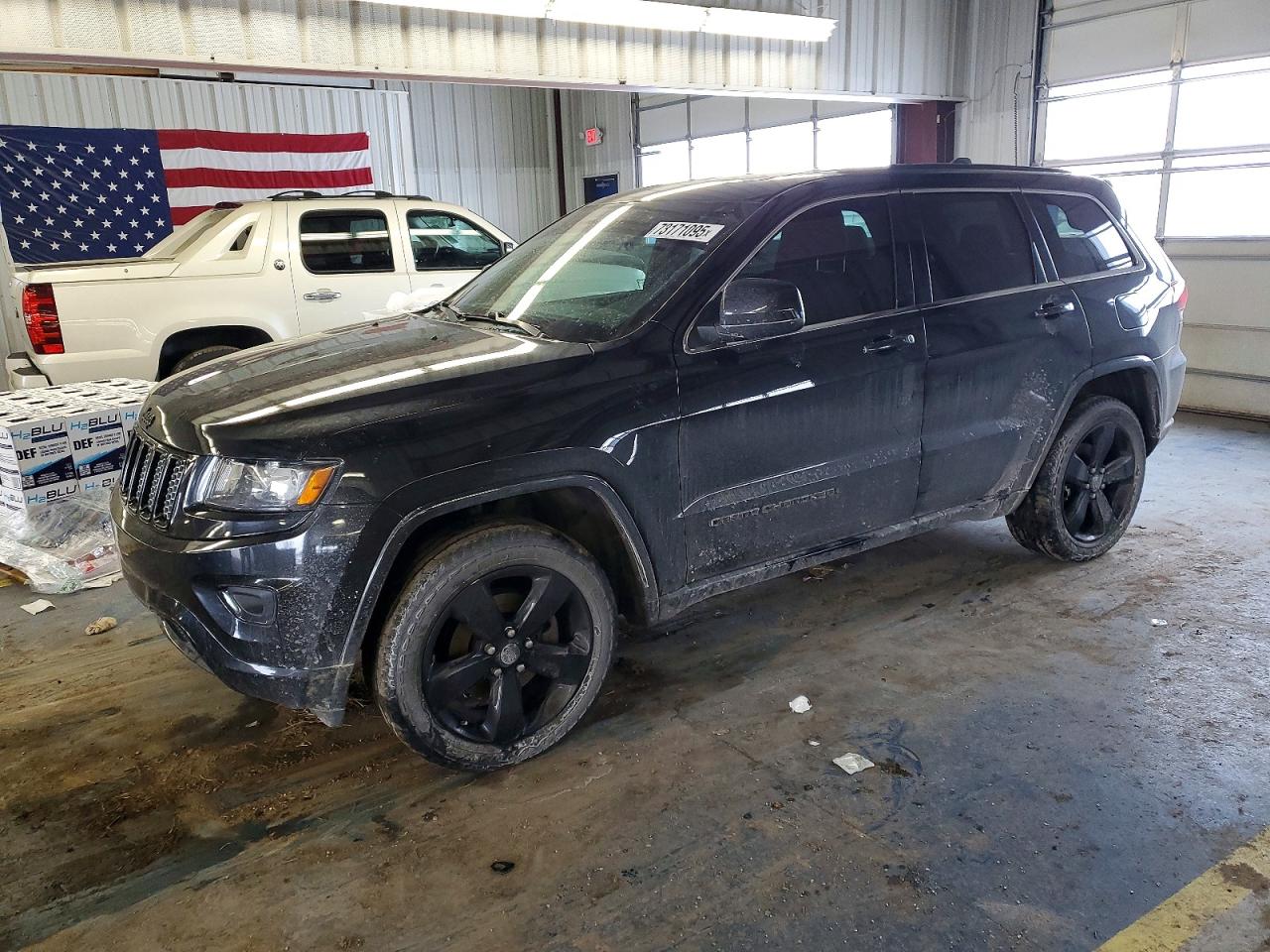 Salvage Jeep Grand Cherokee Image
